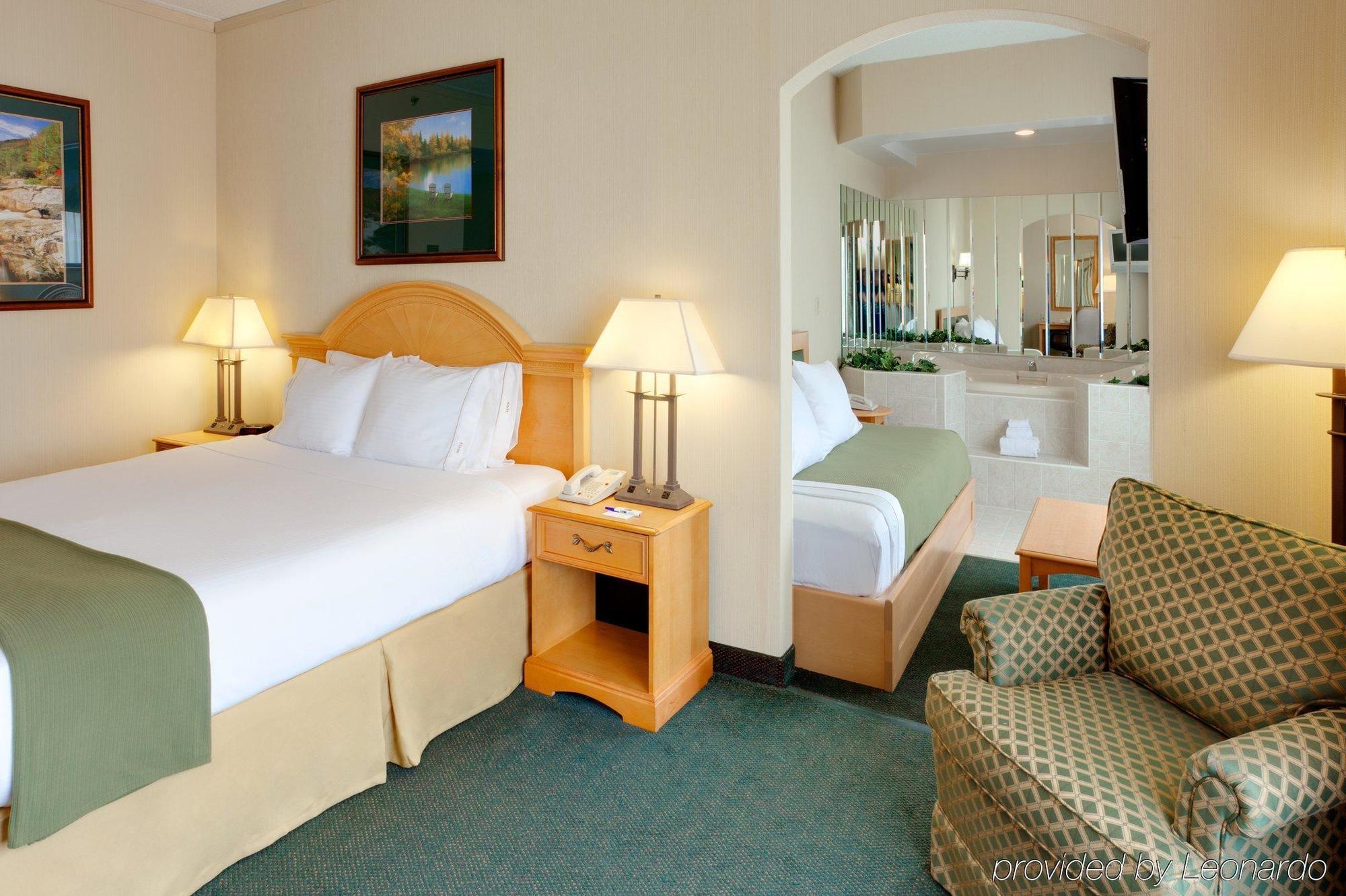 Holiday Inn Express Hotel & Suites Watertown - Thousand Islands, An Ihg Hotel Pokoj fotografie